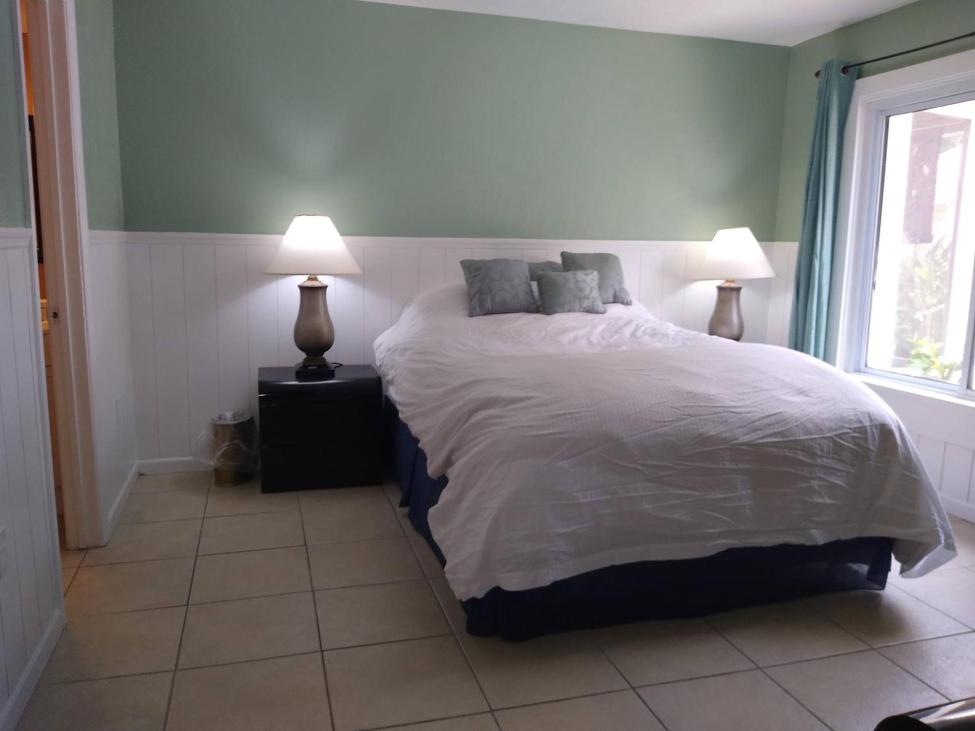 Affordable Two Bedroom Tropical Condo - Private Beach, Pools, Hot Tub St. Petersburg Exterior photo