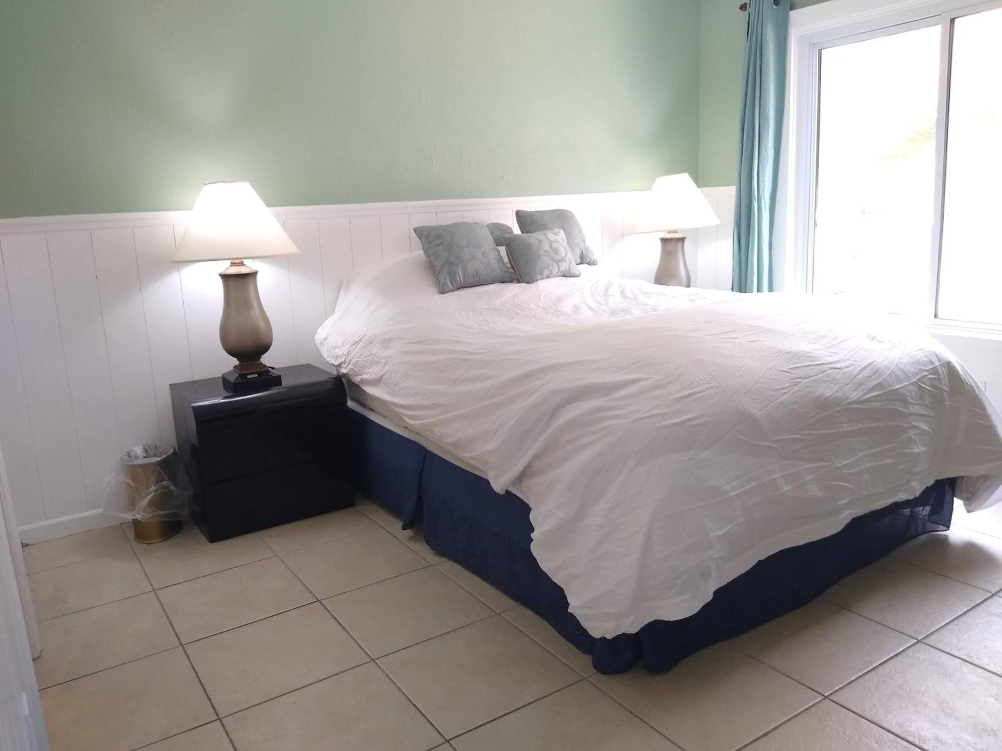 Affordable Two Bedroom Tropical Condo - Private Beach, Pools, Hot Tub St. Petersburg Exterior photo